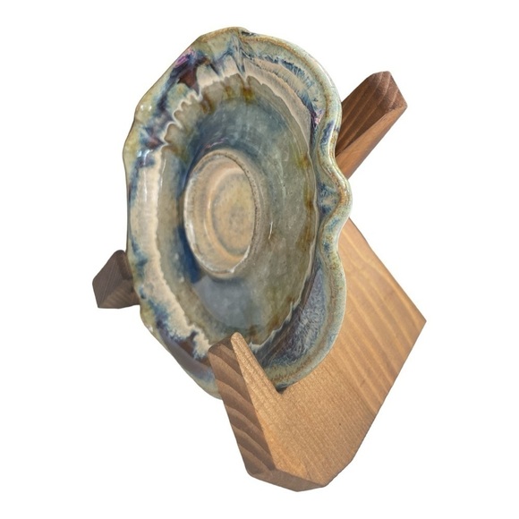 Artisan Pottery Cracked Glass
Tealight Holder Wavy Trim
Blue Cracked Glass - Picture 5 of 13